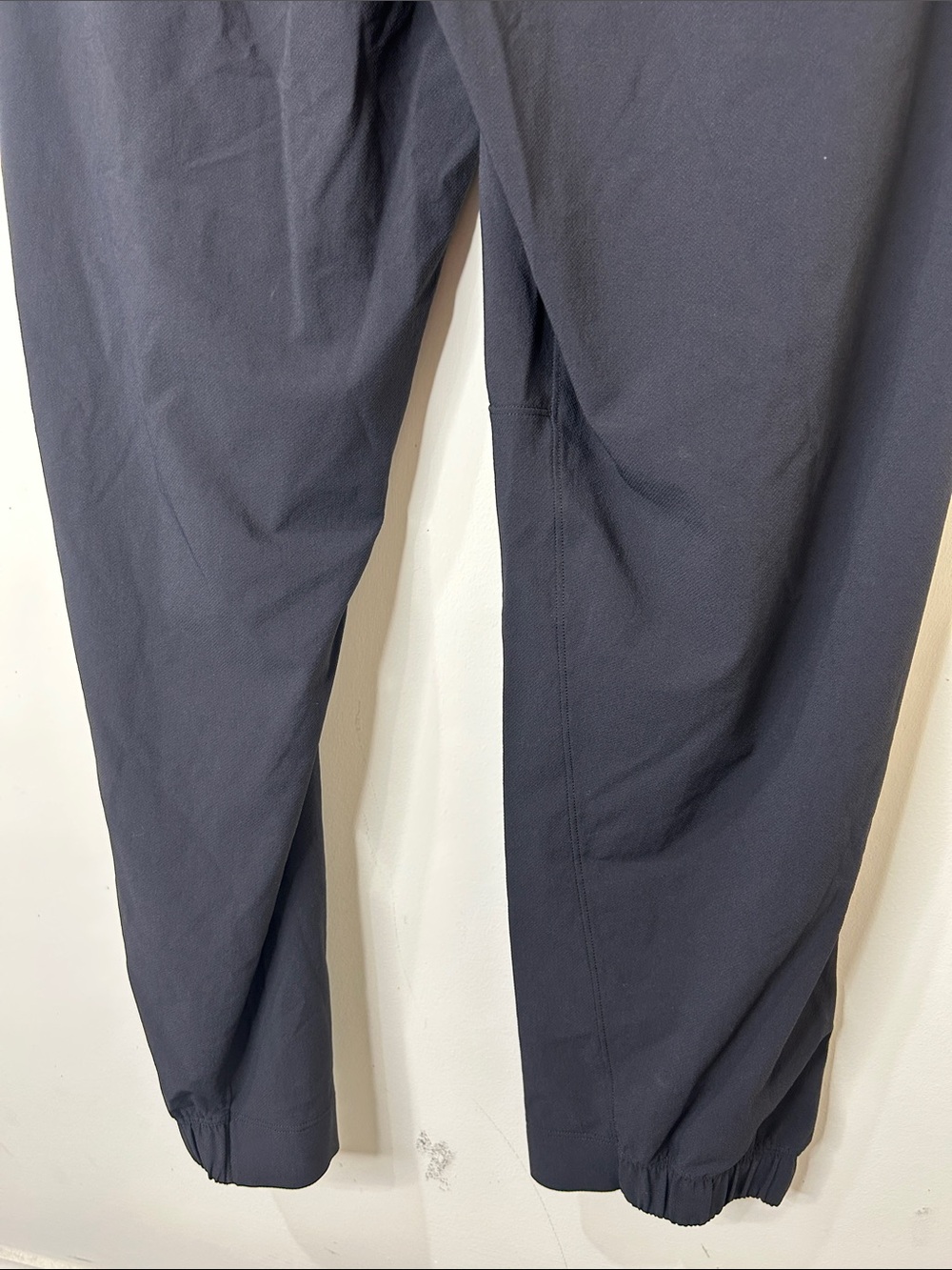 Lululemon License to Train High-Rise Pant
Black Size 10 - Picture 16 of 16